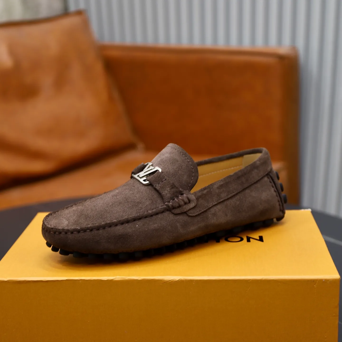 Ex-factory price: 480💰【LV】Louis Vuitton ⚠️High-end men’s driving and pedal series ⚠️38-44 (customized for 45) ⚠️All original cowhide leather! Thick and soft! Made entirely of calfskin lining! The latest non-slip beanie sole! Three-dimensional package technology! Fashionable and classic! Handicrafts! Original high quality! Feel free to compare!